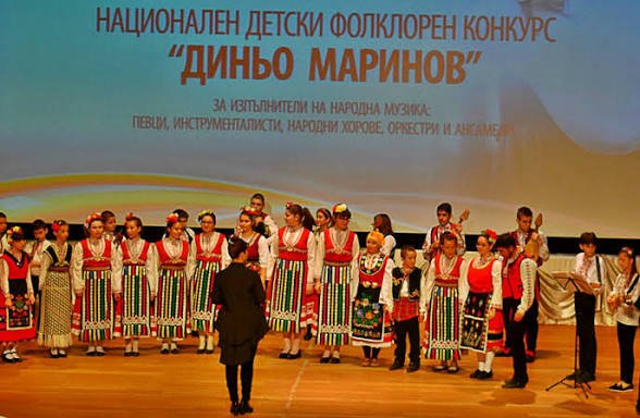 Варна се превръща в сцена за над 400 деца: рекорден интерес към конкурса „Диньо Маринов“