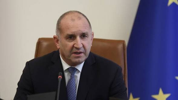 Радев свиква извънредна среща за цените на храните: кабинетът търси мерки срещу поскъпването
