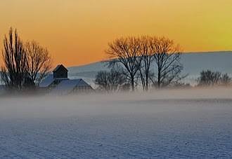 Опасно на „Петрохан“: гъста мъгла и сняг свалят видимостта
