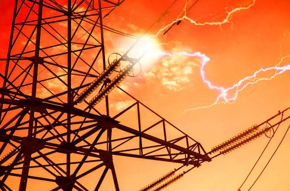 Компенсации за скъпия ток: Механизмът за индустрията тръгва до дни