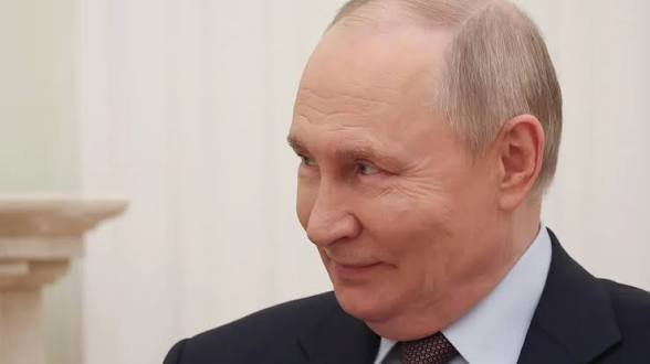 Путин обеща „максимални усилия“ за мир в Близкия изток на среща с иранския външен министър