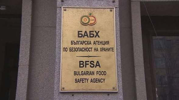 Плесен в училищни закуски и кадри на жестокост към куче: БАБХ призна проблеми и готви актове