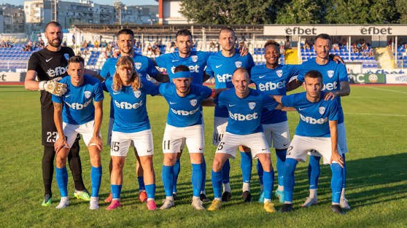 0:5 в Пловдив: Спартак Варна се срина след червен картон и остана в битката за оцеляване