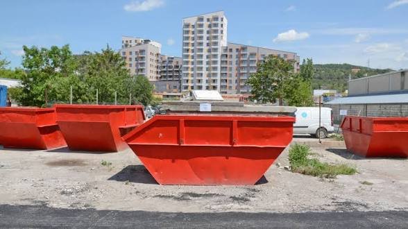 Варна: Къде да изхвърлите безплатно стари мебели и отпадъци от ремонти – и какво не приемат