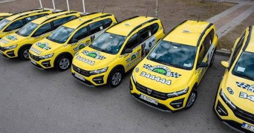 Hippo Taxi пуска 50 хибридни Toyota Corolla във Варна след сделка с Top Rent A Car