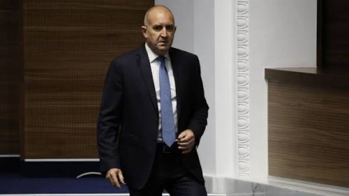 Радев върна мандата веднага и показа кабинета си: 4 вицепремиери и 18 министри