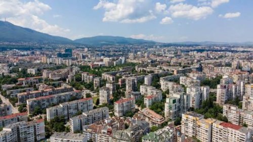 Имотният пазар във Варна натисна спирачки: сделките падат с над 20% за година