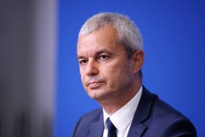 Костадинов повежда листата на &bdquo;Възраждане&ldquo; във Варна: партията залага на &bdquo;познат отбор&ldquo; и висока активност