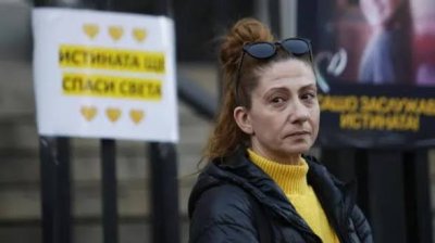 Майката на Николай Златков: Видях тежки рани по тялото. Искам независима експертиза