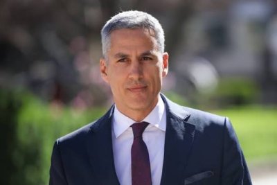 Защо помощта за гориво е точно 20 евро? Гюров черта на бяла дъска сметката