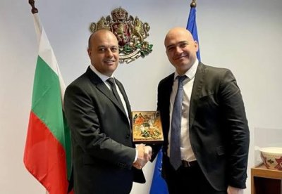 Илин Димитров регистрира листата на &bdquo;Прогресивна България&ldquo; във Варна: 32-ма кандидати, всички местни