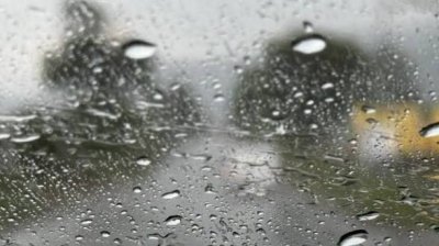 Студен вятър удря България: дъжд на юг и сняг в планините