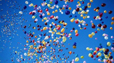 105 балона в небето над Варна: Драматичният театър &bdquo;Стоян Бъчваров&ldquo; отбеляза годишнината си