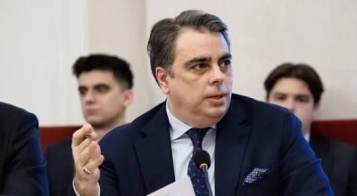 Асен Василев предупреждава: токът за бизнеса, не горивата, ще натисне инфлацията