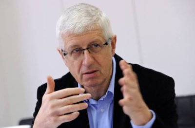 Овчаров за компенсациите за горивата: Пари няма, правила няма, а рискът расте