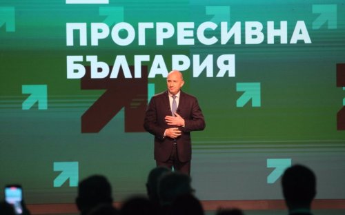 Първи резултати: Безапелационна победа на Румен Радев