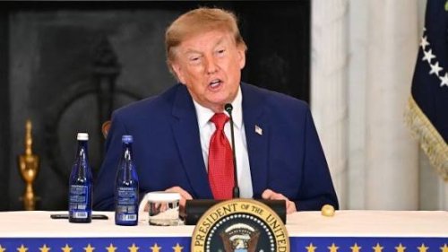Тръмп подписа указ за &bdquo;разреждане&ldquo; на детските ваксини и отново намеси аутизма