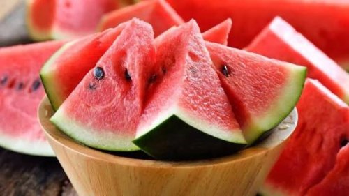 Динята срещу жегата: 92% вода, витамини и ситост в една лятна порция