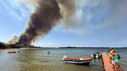 Голям пожар в Халкидики: Евакуират Сивири и Фурка, огънят тръгна към къщите