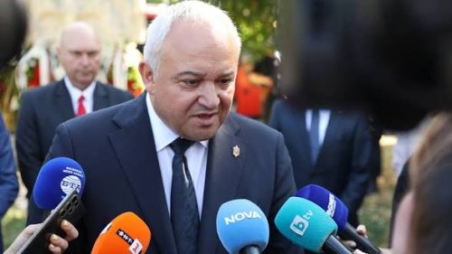 Демерджиев: Атанасова е пътувала с два паспорта, МВР проверява финансирането на полетите около Пеевски