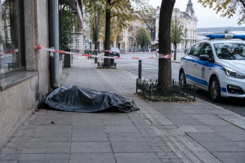 Полицията във Варна: 93-годишна жена е починала на тротоара