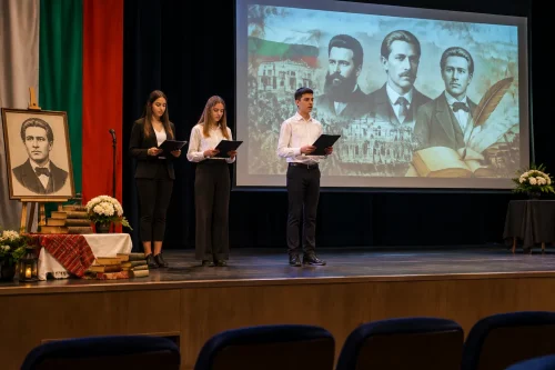 Ученици от ОДК Варна отбелязаха будителите с бинарен урок