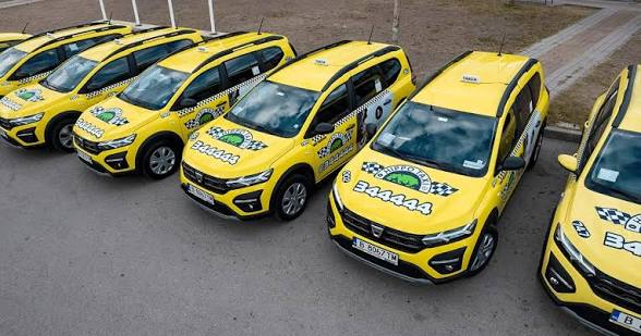 Hippo Taxi пуска 50 хибридни Toyota Corolla във Варна след сделка с Top Rent A Car