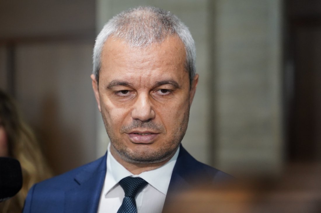 Костадинов: Американски самолети-цистерни на летище София създадоха напрежение &ndash; &bdquo;Защо са изобщо в България&ldquo;