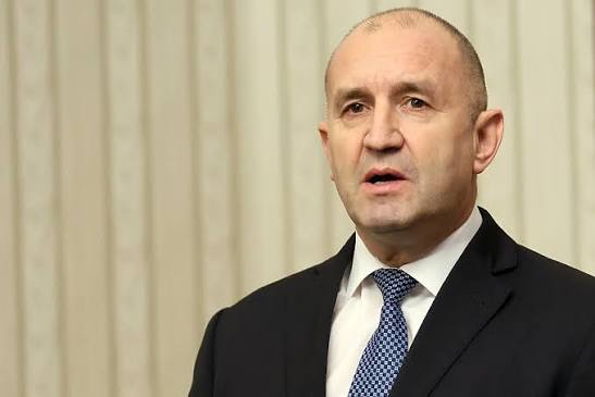 Румен Радев: Влизам в листите. Ще съм в парламента, не „от дивана“