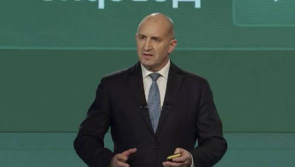 Радев за кончината на Боби Михайлов: &bdquo;Гарант за победите&ldquo; на &bdquo;Пеневата чета&ldquo;