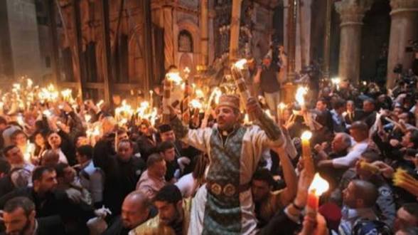 Варна посреща Великден с Благодатния огън от миналата година