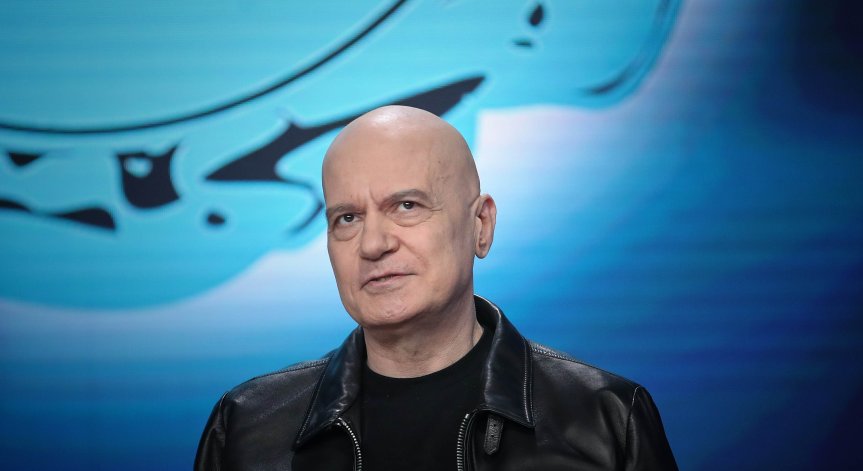 Слави Трифонов превръща трагедията от "Петрохан" в музика