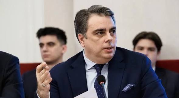 Асен Василев предупреждава: токът за бизнеса, не горивата, ще натисне инфлацията