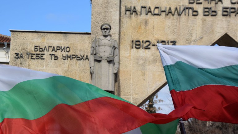Варна отбелязва Деня на Тракия: поклонение пред Арката на Осми приморски полк