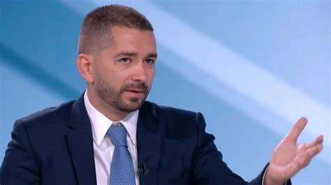 Слави Василев: Румен Радев е &bdquo;символ на юмрука, който може да удари по масата&ldquo; &ndash; &bdquo;Прогресивна България&ldquo; върви към исторически резултат
