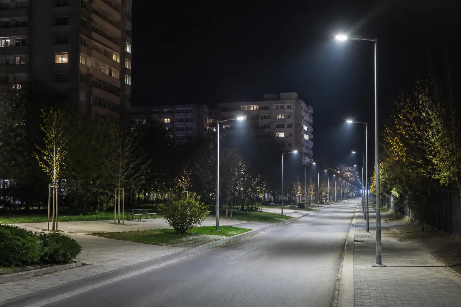 Варна обнови изцяло уличното осветление в кв. „Чайка“