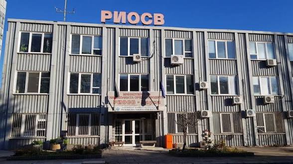 СИГНАЛ ДО КПК: ШЕФЪТ НА РИОСВ – ВАРНА, ПРОТЕЖЕ НА МИНИСТЪР КАРАМФИЛОВА & „ПЪТЯ НА КОПРИНКАТА“ – В БРУТАЛЕН КОНФЛИКТ НА ИНТЕРЕСИ! ОБСЛУЖВАЛ КАТО АДВОКАТ ФИРМИ СРЕЩУ РИОСВ-ВАРНА, СЕГА СЕ ПРОИЗНАСЯ ПО ИНВЕСТИЦИОННИ НАМЕРЕНИЯ НА СЪЩИТЕ ФИРМИ, ЧИИТО ТЪРГОВСКИ ИНТЕРЕСИ Е ЗАЩИТАВАЛ
