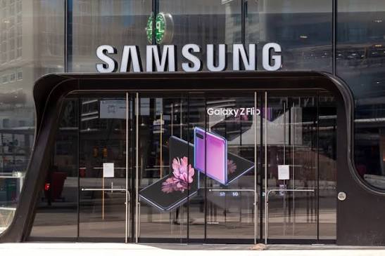 Samsung отчита 19-кратен скок на печалбата, но губи над 100 млрд. долара пазарна стойност