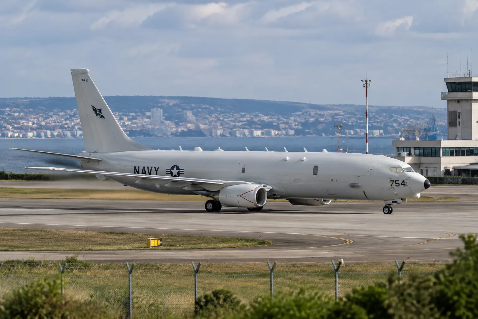 Американски Boeing P-8A Poseidon кацна във Варна след мисия