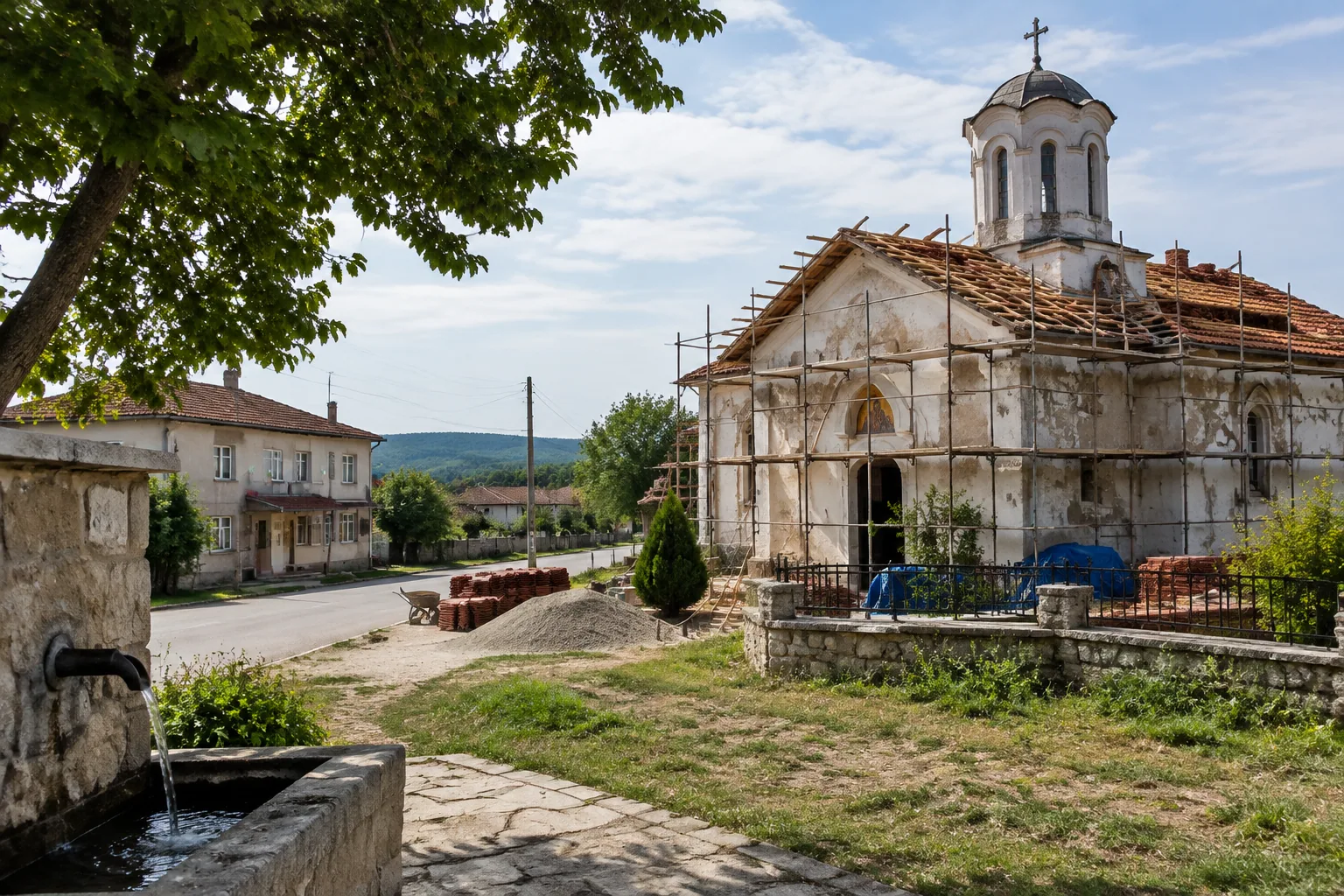 Жителите на Средно село ремонтират църквата с дарения
