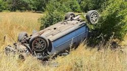 20-годишен шофьор обърна колата по таван във Варна и помете други автомобили, пострада дете