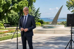 Костадин Костадинов кани варненци на среща в Морската градина