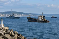 ВМС: Не е ясно дали корабът „Ейбъл“ ще потъне